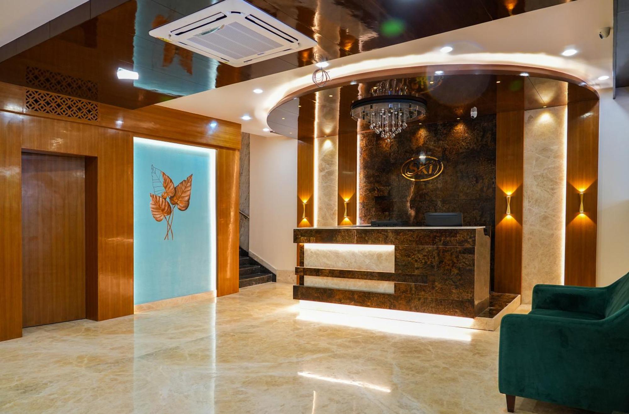 Sri Krishna Inn - Kempegowda Airport Bangalore Devanahalli Exterior photo
